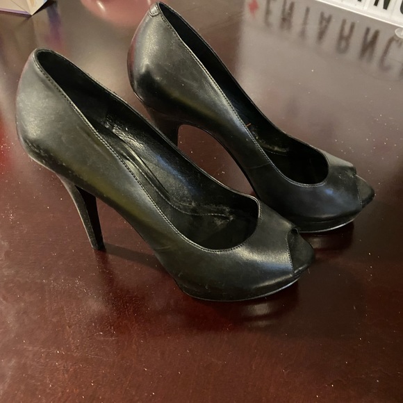 Black Open Toe Pumps - Picture 3 of 4